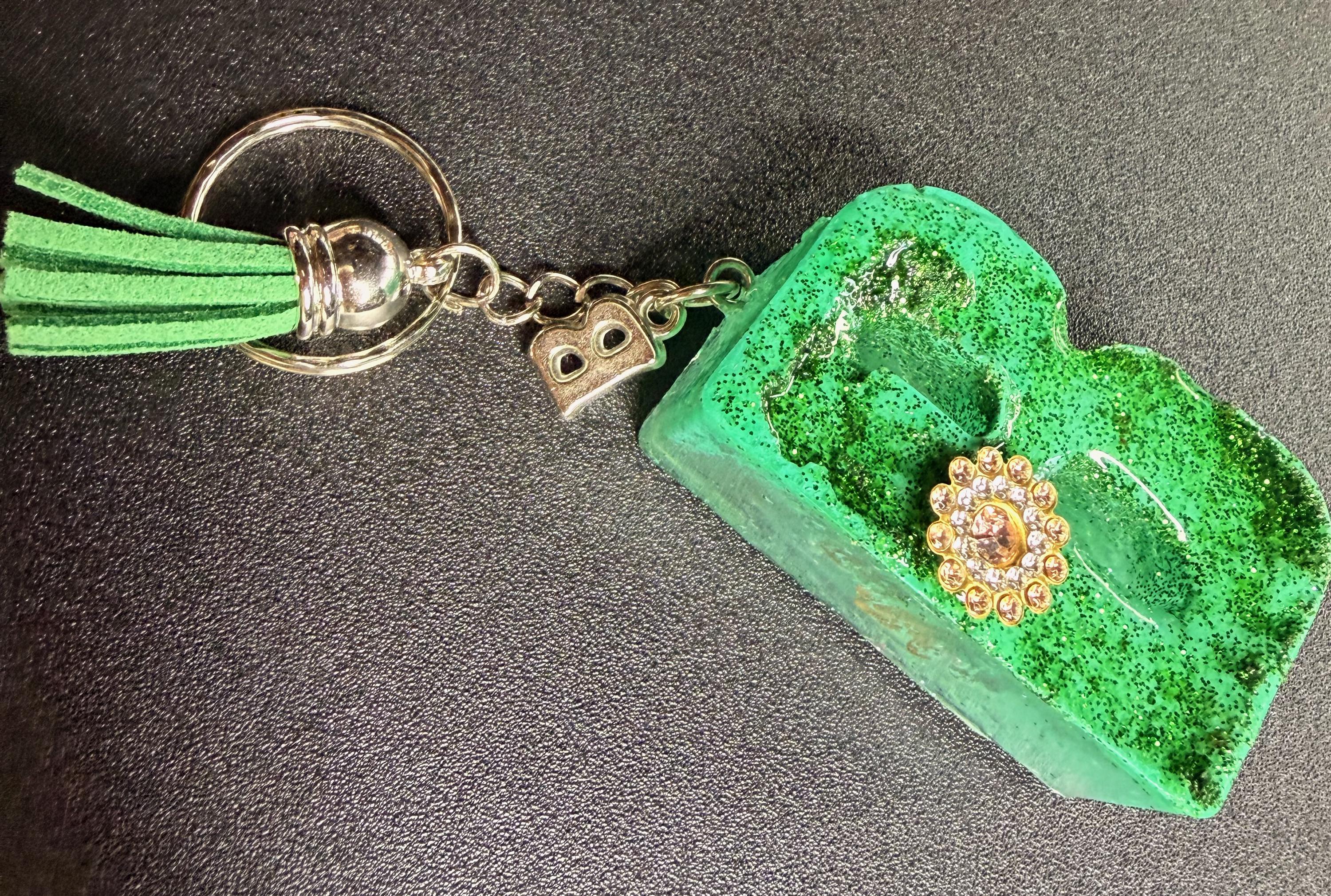 KEY RINGS LETTER B