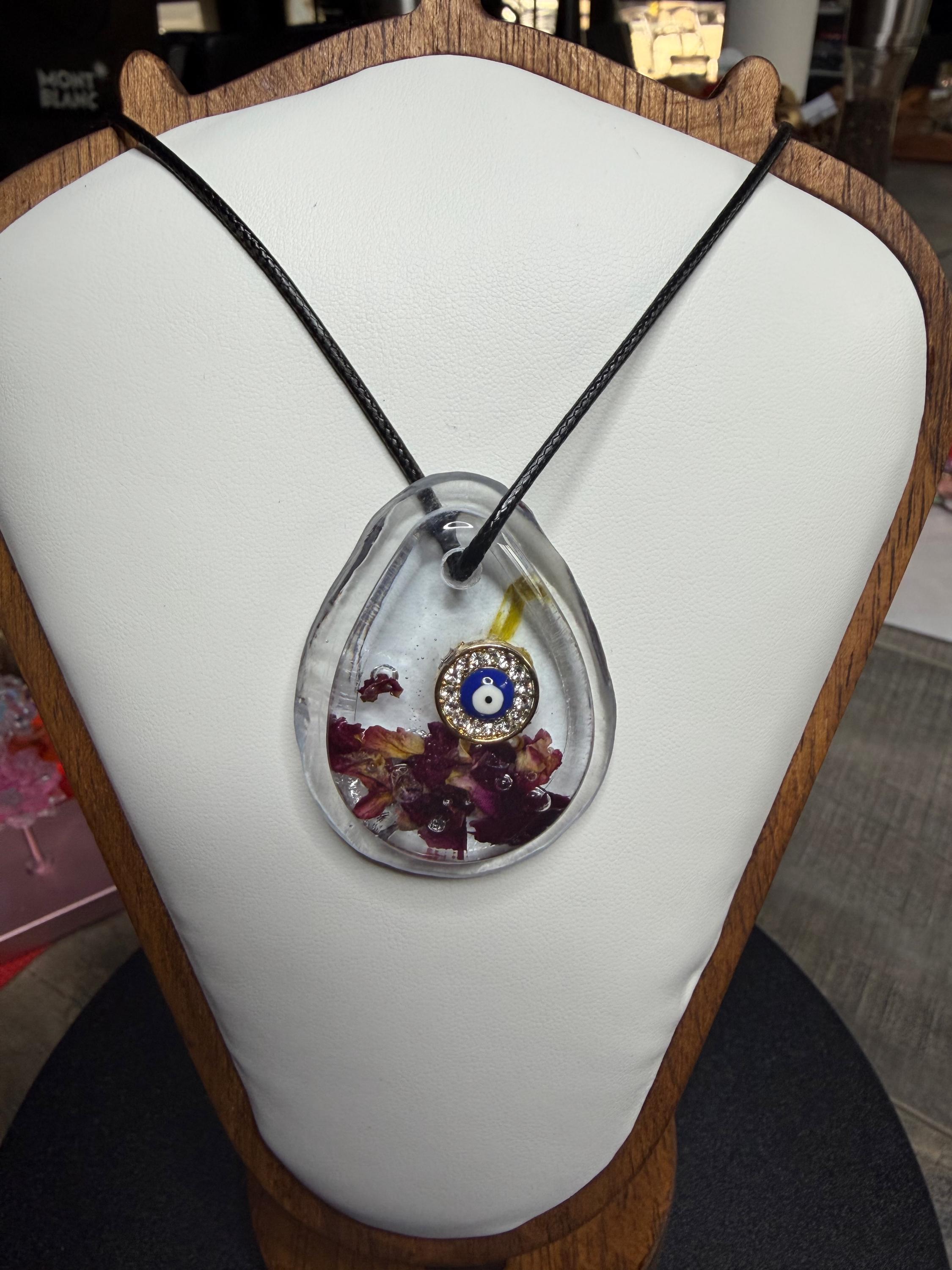 MEDAL WITH FLOWER