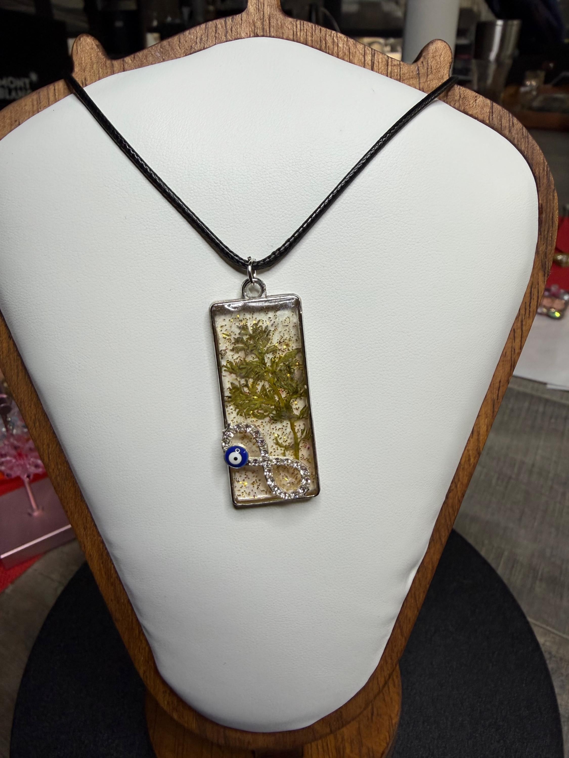 MEDAL TREE LEAF