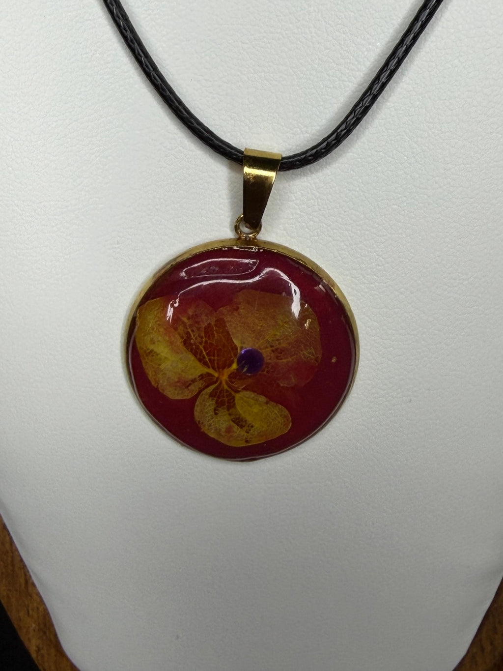 PENDANT WITH FLOWER
