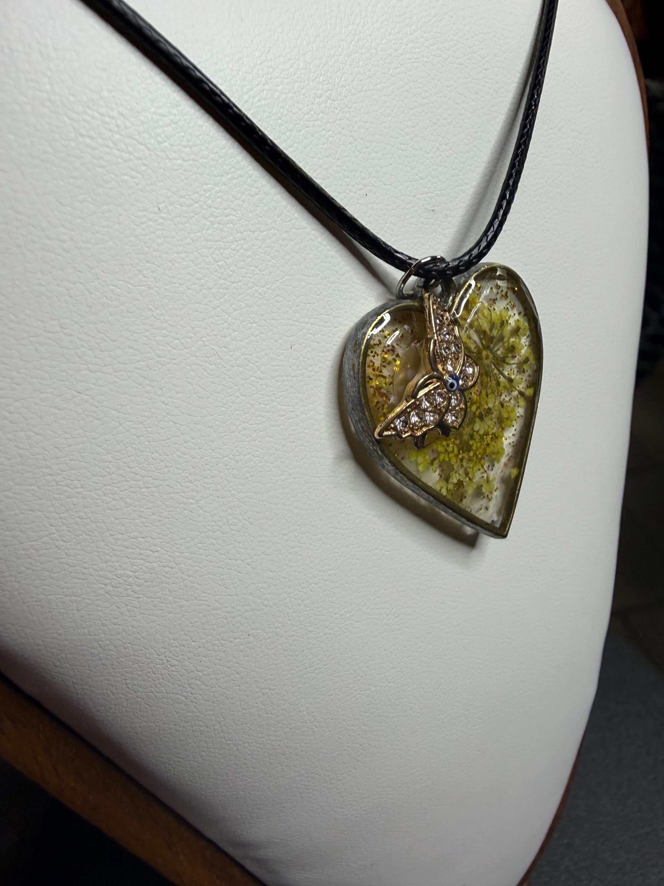 PENDANT HEART FLOWERS